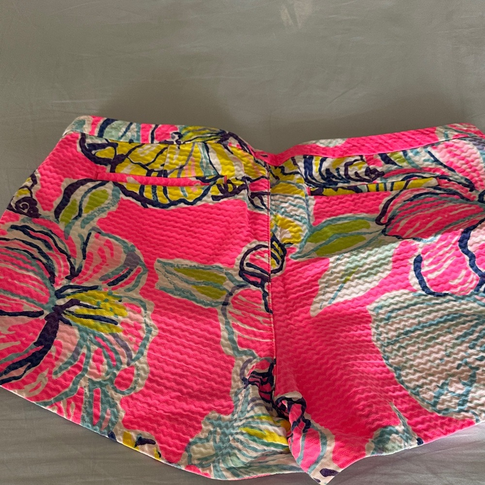 Lilly Pulitzer Hot Pink & Yellow Floral shorts - Picture 3 of 4